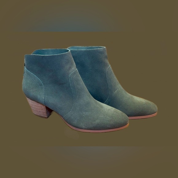 NWT Violet & Red Cupid Real Suede Leather Bootie in Olive Green, Size 8 1/2M - Picture 8 of 14